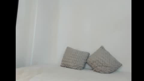 perlajhons20 online show from 04/19/26, 01:43