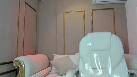 PerlaPreciosa online show from 12/18/25, 04:07