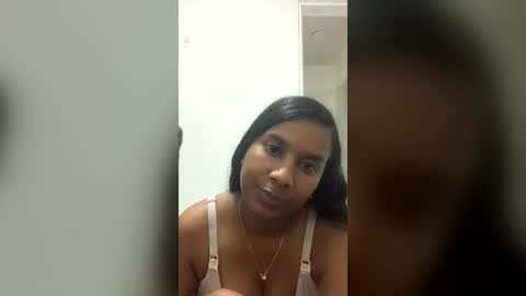 Snapshot of perlas208531 chatting on 07/26/26, 02:42 perlas208531 online show from 07/26/26, 02:42