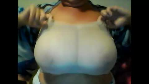 perlita070822 online show from 02/01/25, 04:24
