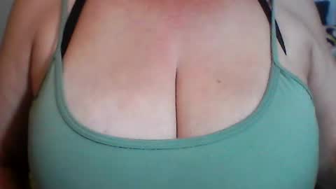 Snapshot of perlita070822 chatting on 07/21/26, 03:20 perlita070822 online show from 07/21/26, 03:20