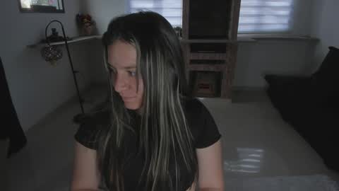 Marie online show from 02/08/25, 10:19