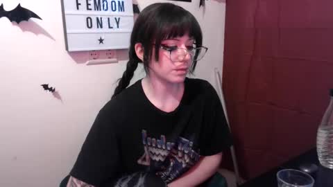 Persephone online show from 04/09/26, 12:10