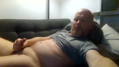 Snapshot of perswede chatting on 12/15/25, 07:29 perswede online show from 12/15/25, 07:29