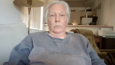 Snapshot of pervdude01 chatting on 11/02/25, 10:23 Nut4aNickel online show from 11/02/25, 10:23