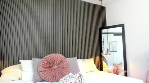 Lizza online show from 09/23/25, 11:24