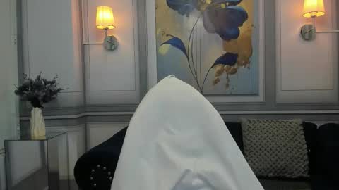 Mia online show from 02/11/26, 10:09