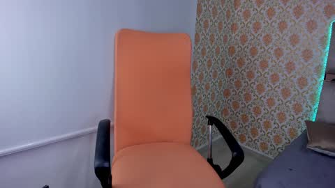 Isabella   online show from 12/18/24, 01:15