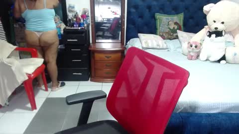 Snapshot of pervert_mommy_x chatting on 01/05/25, 10:10 SAMY online show from 01/05/25, 10:10