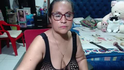 Snapshot of pervert_mommy_x chatting on 01/13/25, 02:53 SAMY online show from 01/13/25, 02:53