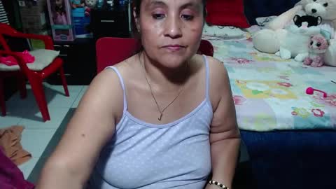 Snapshot of pervert_mommy_x chatting on 01/21/25, 03:32 SAMY online show from 01/21/25, 03:32