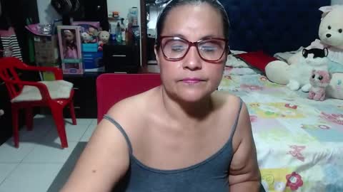 Snapshot of pervert_mommy_x chatting on 01/27/25, 11:11 SAMY online show from 01/27/25, 11:11