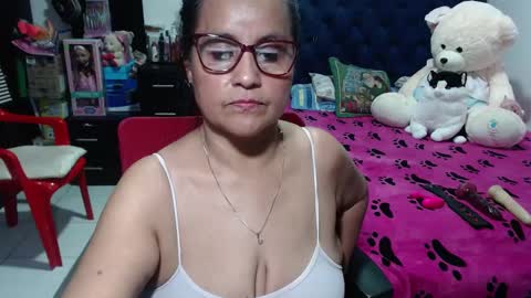 Snapshot of pervert_mommy_x chatting on 02/08/25, 02:27 SAMY online show from 02/08/25, 02:27