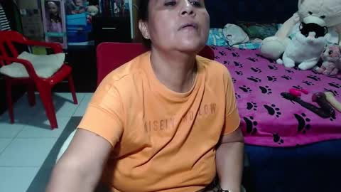 Snapshot of pervert_mommy_x chatting on 02/25/25, 12:24 SAMY online show from 02/25/25, 12:24