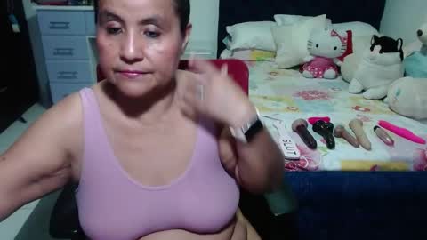 Snapshot of pervert_mommy_x chatting on 09/24/25, 10:51 SAMY online show from 09/24/25, 10:51