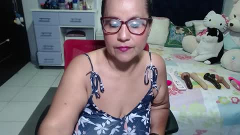 Snapshot of pervert_mommy_x chatting on 11/08/25, 10:26 SAMY online show from 11/08/25, 10:26