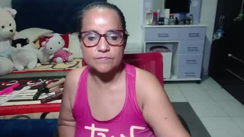 Snapshot of pervert_mommy_x chatting on 11/21/25, 11:25 SAMY online show from 11/21/25, 11:25