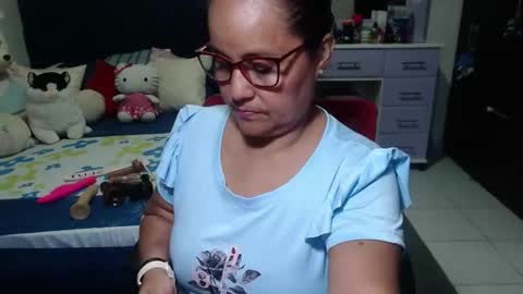 Snapshot of pervert_mommy_x chatting on 11/29/25, 12:30 SAMY online show from 11/29/25, 12:30