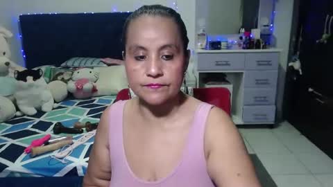 Snapshot of pervert_mommy_x chatting on 12/15/25, 09:46 SAMY online show from 12/15/25, 09:46