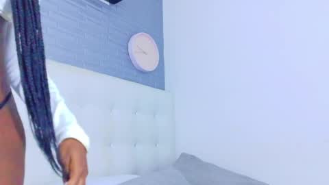 pervert_shydoll online show from 04/25/26, 03:42