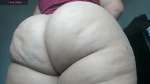 Snapshot of pervertt_mommy chatting on 02/12/25, 04:44  Alexandra  online show from 02/12/25, 04:44