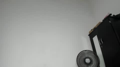 Snapshot of pervertt_mommy chatting on 12/15/25, 09:08 Alexandra online show from 12/15/25, 09:08