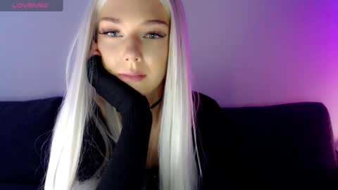 Snapshot of pervyblonde chatting on 02/14/25, 08:52 Isabella online show from 02/14/25, 08:52