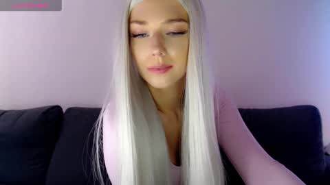 Snapshot of pervyblonde chatting on 02/21/25, 01:00 Isabella online show from 02/21/25, 01:00