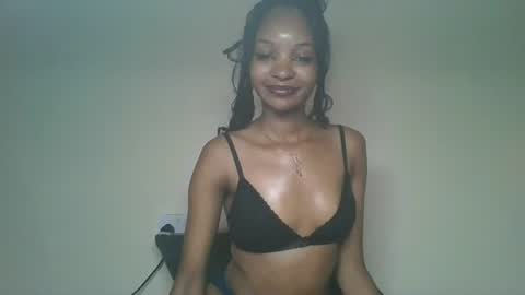 Snapshot of petal_palette chatting on 06/13/26, 02:26 Lolly online show from 06/13/26, 02:26