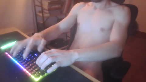 Snapshot of peter_coat chatting on 06/24/26, 10:42 peter_coat online show from 06/24/26, 10:42