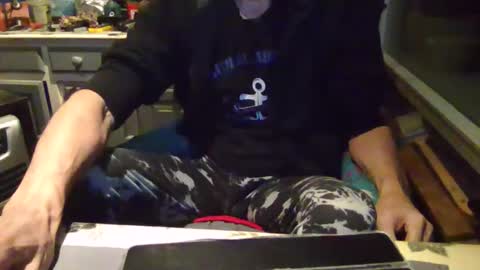 Snapshot of peter_on_kik chatting on 12/18/25, 05:13 make me cum in pvt dutch german daddy c2c bigcock online show from 12/18/25, 05:13