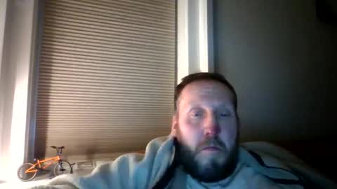 Snapshot of peterpeters443 chatting on 01/15/26, 01:32 jelle online show from 01/15/26, 01:32