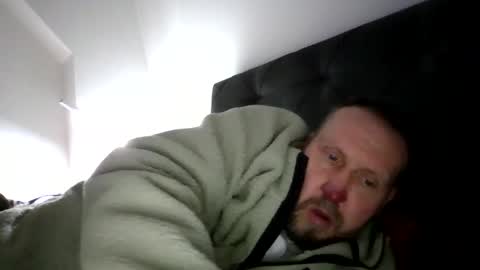 Snapshot of peterpeters443 chatting on 02/08/26, 06:00 jelle online show from 02/08/26, 06:00