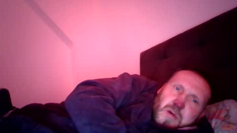 Snapshot of peterpeters443 chatting on 03/30/26, 10:05 jelle online show from 03/30/26, 10:05