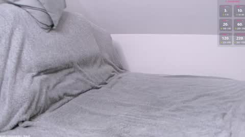 Snapshot of peterrrcock chatting on 11/04/25, 06:34 Peter online show from 11/04/25, 06:34