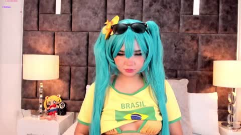 Snapshot of petit_rosseowo chatting on 12/03/24, 05:23 Im Rosse but u can call me Rossie or Rosita . online show from 12/03/24, 05:23