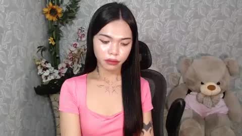 Snapshot of petite_angelx chatting on 01/20/25, 03:48 angel online show from 01/20/25, 03:48
