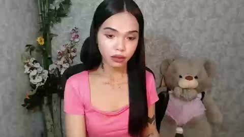 Snapshot of petite_angelx chatting on 01/22/25, 01:10 angel online show from 01/22/25, 01:10