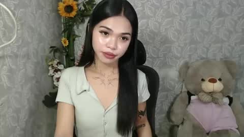 Snapshot of petite_angelx chatting on 01/28/25, 02:53 angel online show from 01/28/25, 02:53