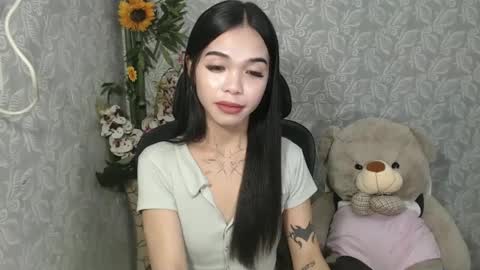 Snapshot of petite_angelx chatting on 02/09/25, 02:06 angel online show from 02/09/25, 02:06