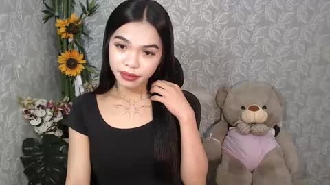Snapshot of petite_angelx chatting on 03/01/25, 11:26 angel online show from 03/01/25, 11:26