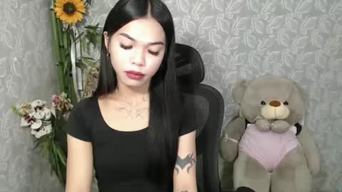 Snapshot of petite_angelx chatting on 03/07/25, 04:24 angel online show from 03/07/25, 04:24