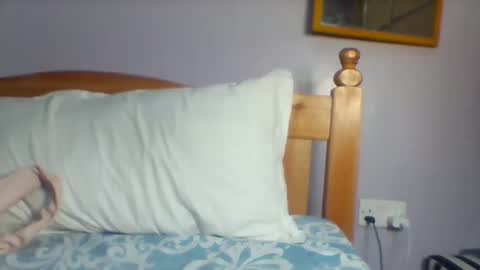 ariana online show from 04/13/26, 09:42