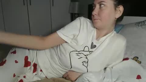 Snapshot of petite_danielle chatting on 11/08/25, 01:22 petite_danielle online show from 11/08/25, 01:22