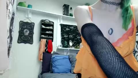 Emeri online show from 10/31/25, 05:19