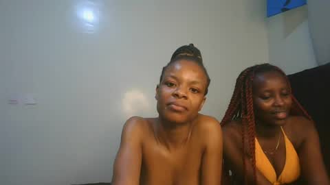 Snapshot of petite_luxe1 chatting on 07/28/26, 03:21 Luxe online show from 07/28/26, 03:21