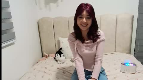 petite_marie_ online show from 10/21/25, 04:13