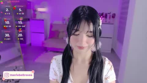 petite_marie_ online show from 04/28/26, 11:54