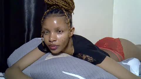 Snapshot of petite_melinda chatting on 07/20/26, 03:43 petite_melinda online show from 07/20/26, 03:43