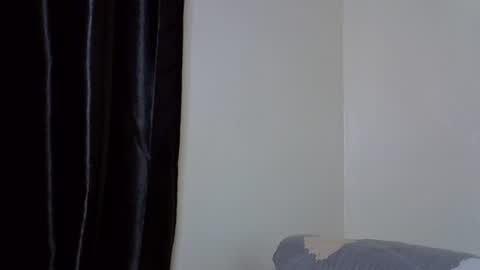 Snapshot of petite_melinda chatting on 07/24/26, 06:33 petite_melinda online show from 07/24/26, 06:33